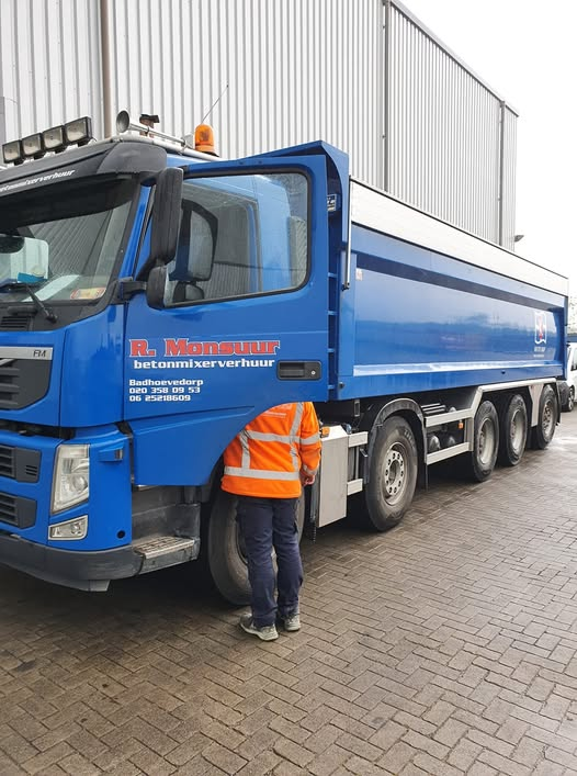 Blauwe R.Monsuur kipper voor transport en stortwerk